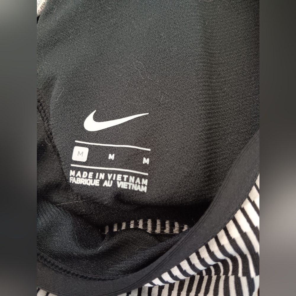 Nike ~ Women’s Striped Activewear Tank Top ~ Black & White ~ Medium - Picture 6 of 10